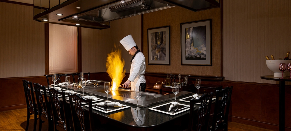 待望の鉄板焼がオープン & オープンキャンペーン開催！ライブパフォーマンスとともに味わう贅沢コース